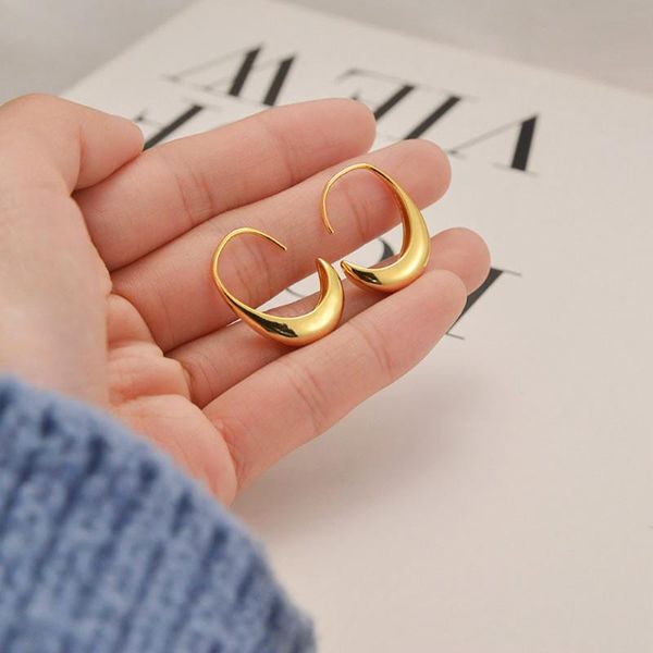 french trendy gold plated c shape hoop earrings for women geometric earring bride jewelry prevent allergy & huggie, Golden;silver
french trendy gold plated c shape hoop earrings for women geometric earring bride jewelry prevent allergy & huggie, Golden;silver