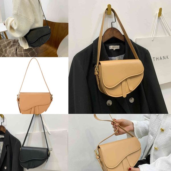 design french minority bag women's new fashion texture one shoulder saddle versatile armpit messenger purses outlet
design french minority bag women's new fashion texture one shoulder saddle versatile armpit messenger purses outlet