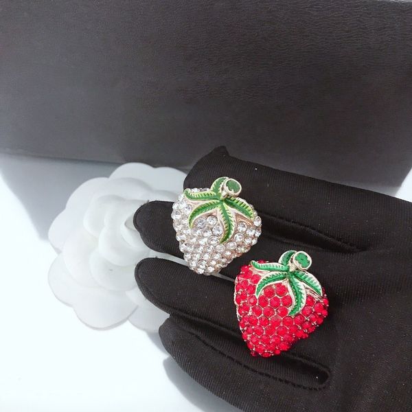 european and american retro letter strawberry brooch women girl suit lapel white red fashion jewelry accessories fast delivery, Gray
european and american retro letter strawberry brooch women girl suit lapel white red fashion jewelry accessories fast delivery, Gray