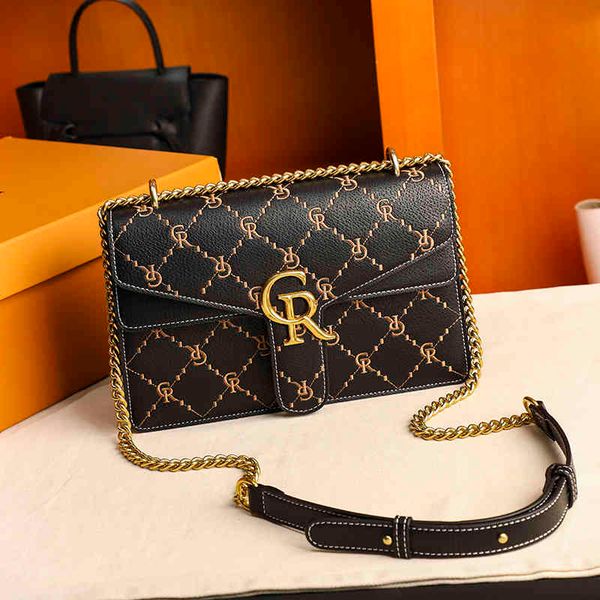 2021 women's dioffel new trend fashion small texture leather chain single shoulder messenger bag
2021 women's dioffel new trend fashion small texture leather chain single shoulder messenger bag