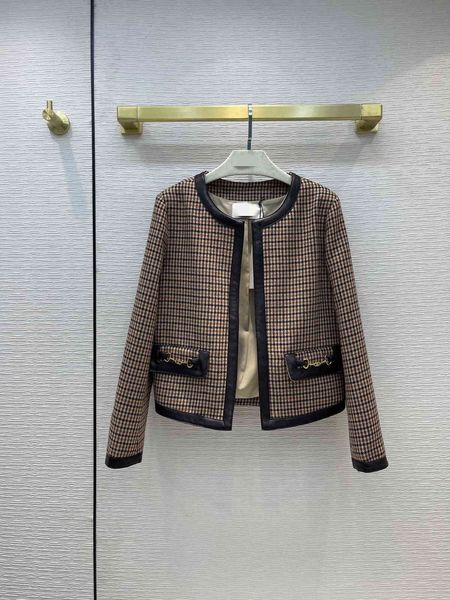 milan runway coats 2021 autumn long sleeve o neck women's jackets designer brand same style outerwear 0618-9, Black;brown
milan runway coats 2021 autumn long sleeve o neck women's jackets designer brand same style outerwear 0618-9, Black;brown