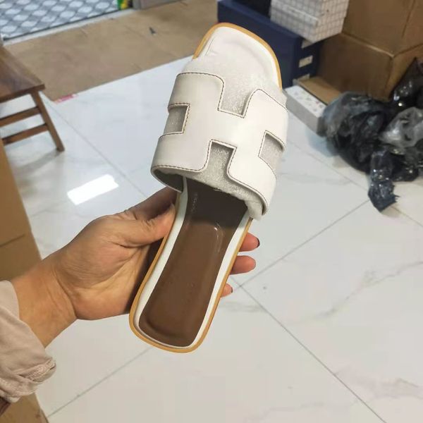 sneakers fashion women sandals genuine leather slippers summer flat stylist slides ladies beach sandal party wedding slipper with box, Black;red
sneakers fashion women sandals genuine leather slippers summer flat stylist slides ladies beach sandal party wedding slipper with box, Black;red