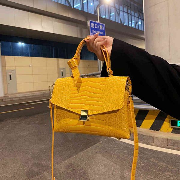 handbag bag female 2021 autumn winter crocodile pattern candy ins single shoulder messenger, Black;red
handbag bag female 2021 autumn winter crocodile pattern candy ins single shoulder messenger, Black;red