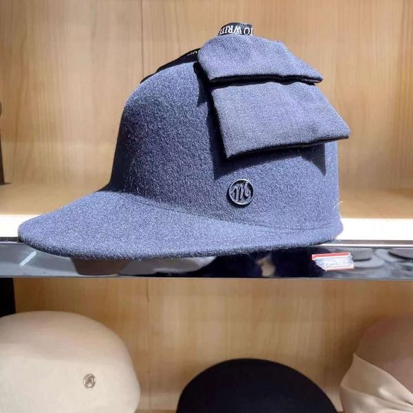 autumn and winter wool warm duck tongue knight bow female sweet temperament baseball equestrian hat, Blue;gray
autumn and winter wool warm duck tongue knight bow female sweet temperament baseball equestrian hat, Blue;gray