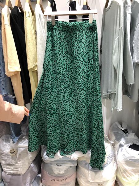 skirts 2021 spring and autumn retro leopard print fashion irregular skirt women elastic waist midi, Black
skirts 2021 spring and autumn retro leopard print fashion irregular skirt women elastic waist midi, Black