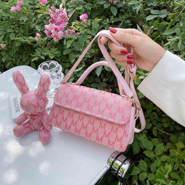handbag women's bag 2021 korean fashion portable shoulder trend nylon cloth printed letter small square, Black;red
handbag women's bag 2021 korean fashion portable shoulder trend nylon cloth printed letter small square, Black;red