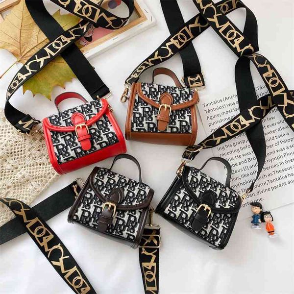 design single shoulder messenger bag new small girl fashion wool bucket bag broadband handbags, Black;red
design single shoulder messenger bag new small girl fashion wool bucket bag broadband handbags, Black;red