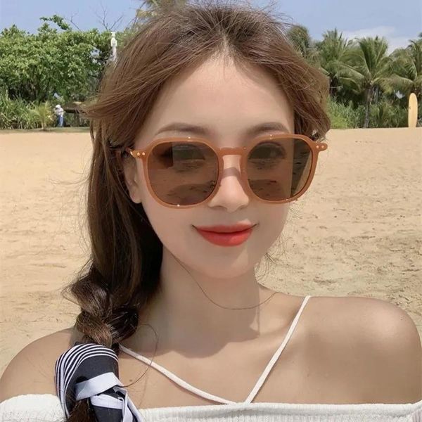 sunglasses for men and women polarizing korean version net red ultraviolet sun large frame display thin, White;black
sunglasses for men and women polarizing korean version net red ultraviolet sun large frame display thin, White;black