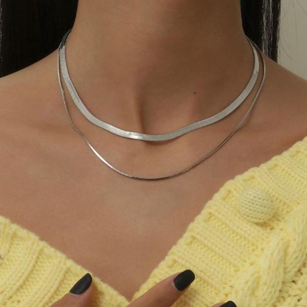 chokers multi layered flat blade snake link chain choker necklace women vintage jewelry metal simple gold color collares 2021, Golden;silver
chokers multi layered flat blade snake link chain choker necklace women vintage jewelry metal simple gold color collares 2021, Golden;silver