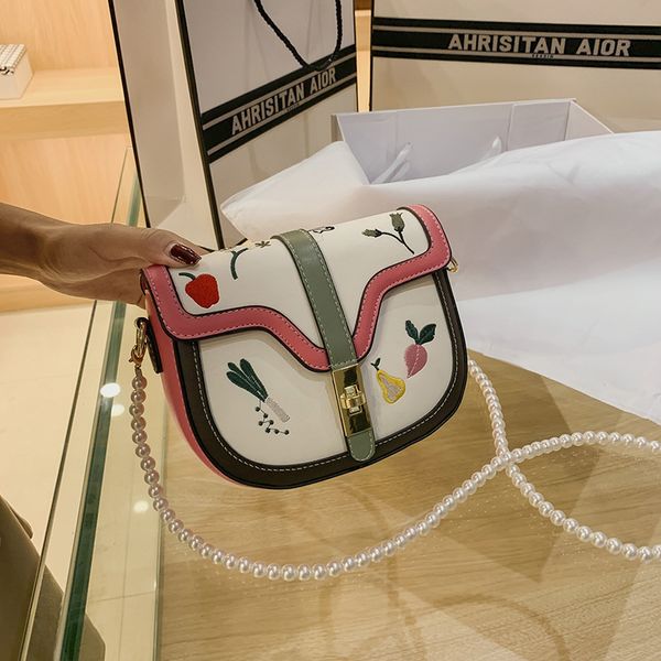 luxury handbags summer new korean fashion foreign style female contrast embroidered thread single shoulder messenger bag pearl shoulder stra
luxury handbags summer new korean fashion foreign style female contrast embroidered thread single shoulder messenger bag pearl shoulder stra
