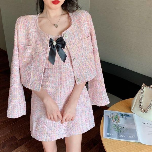 women's tracksuits 2021 autumn pink tweed dress coat 2 piece set women diamond button short jacket and bow sleeveless uk outfits, Gray
women's tracksuits 2021 autumn pink tweed dress coat 2 piece set women diamond button short jacket and bow sleeveless uk outfits, Gray