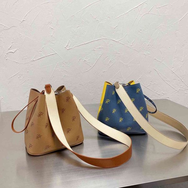female 2021 new f family fanjia bucket messenger shoulder head leather crossbody bag ysj
female 2021 new f family fanjia bucket messenger shoulder head leather crossbody bag ysj