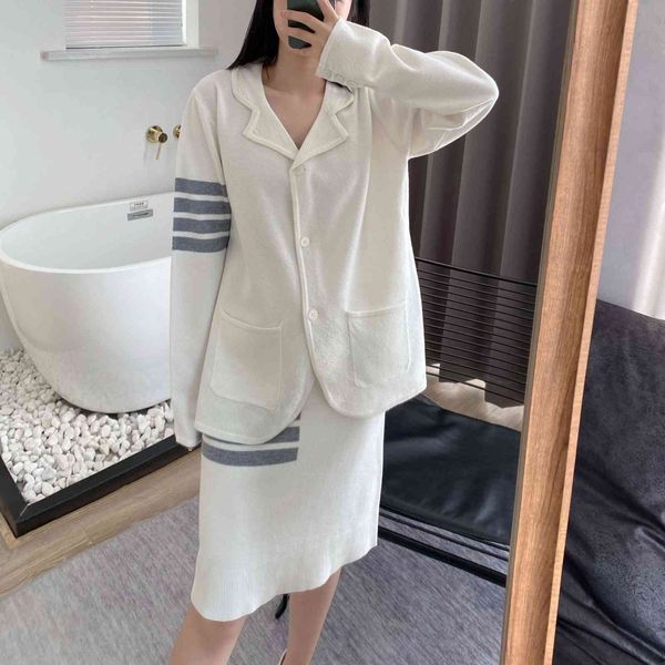tb tom autumn winter new fashion college style four bar sweater suit jacket short blouse women, White;black
tb tom autumn winter new fashion college style four bar sweater suit jacket short blouse women, White;black