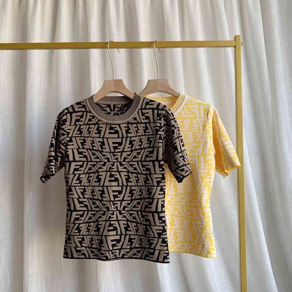 2021 summer new old pattern irregular double f letter jacquard short sleeve temperament knitted round neck top, White;black
2021 summer new old pattern irregular double f letter jacquard short sleeve temperament knitted round neck top, White;black