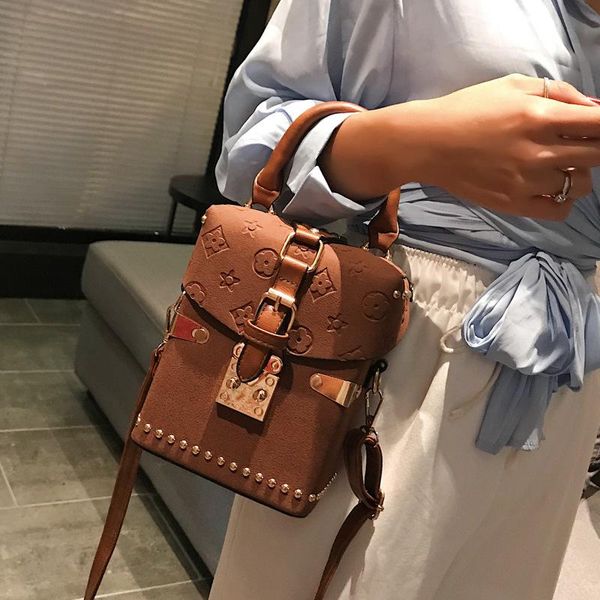 cross body 2021 summer women's bag rivet printing mini fashion belt buckle shoulder all-match messenger female
cross body 2021 summer women's bag rivet printing mini fashion belt buckle shoulder all-match messenger female