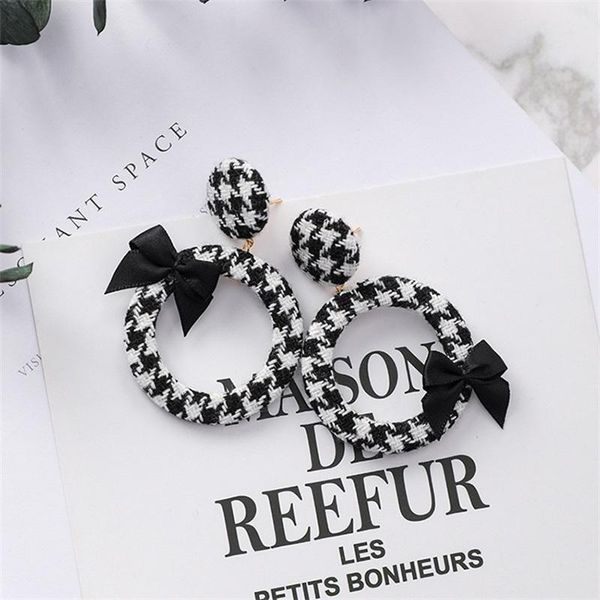 dangle & chandelier 2021 korean felt bowknot geometric circle earrings simple black white striped round women autumn and winter jewelry, Silver
dangle & chandelier 2021 korean felt bowknot geometric circle earrings simple black white striped round women autumn and winter jewelry, Silver