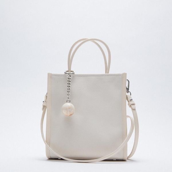 2021 solid color portable women's bag limited light beige canvas mini menger shopping bag fashion
2021 solid color portable women's bag limited light beige canvas mini menger shopping bag fashion