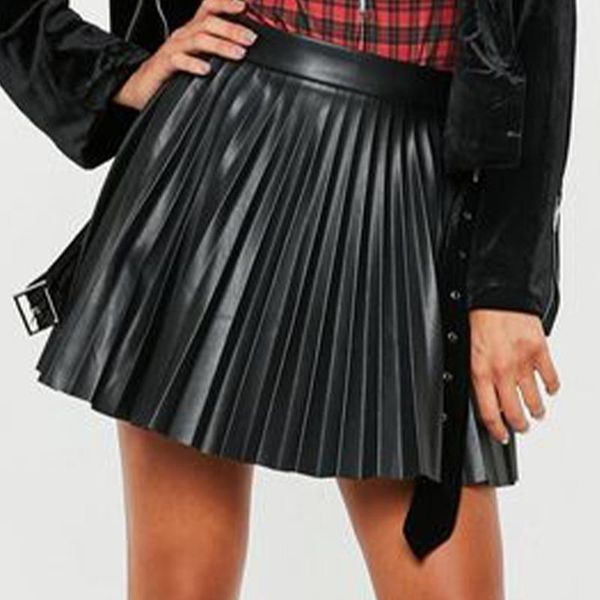 summer high waist pleated a-line women mini skirts black women's short skirt 2021 fashion streetwear casual ladies bottoms
summer high waist pleated a-line women mini skirts black women's short skirt 2021 fashion streetwear casual ladies bottoms
