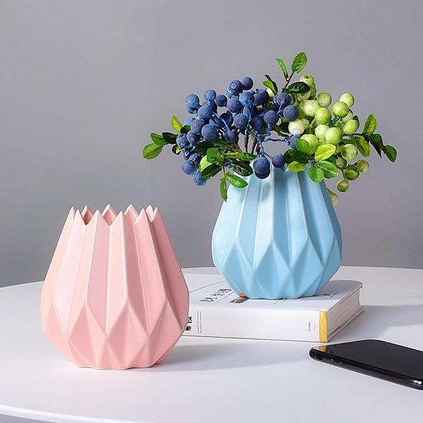 vases europe porcelain vase modern fashion ceramic tableorigami flower home office decoration christmas year gifts
vases europe porcelain vase modern fashion ceramic tableorigami flower home office decoration christmas year gifts