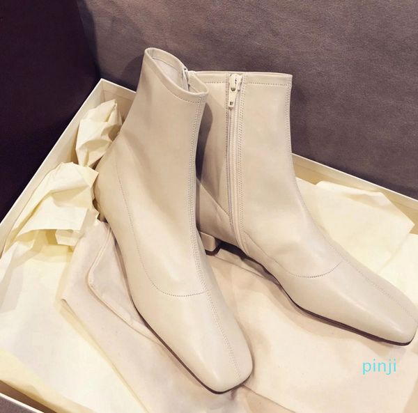 6-inch white balck thin square head 2.5cm thick heel elasticity leather women boots premium boots, Black
6-inch white balck thin square head 2.5cm thick heel elasticity leather women boots premium boots, Black