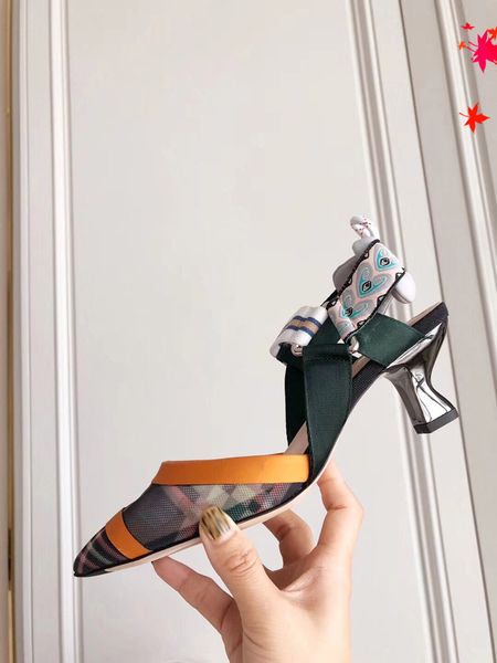 2021 good quality fashion women luxurys designers shoes designer sandals womens luxury high heels sandal dress shoess with box size 35-41 -e, Black
2021 good quality fashion women luxurys designers shoes designer sandals womens luxury high heels sandal dress shoess with box size 35-41 -e, Black