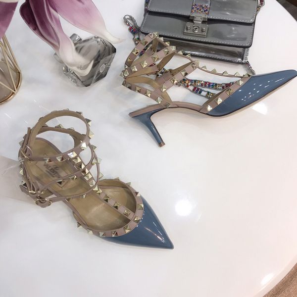 2021 good quality fashion women luxurys designers shoes designer sandals womens luxury high heels sandal dress shoess with box size 35-41 -g, Black
2021 good quality fashion women luxurys designers shoes designer sandals womens luxury high heels sandal dress shoess with box size 35-41 -g, Black