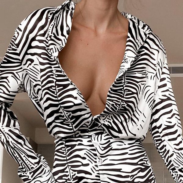 casual dresses 2021 autumn long sleeve button shirt dress women fashion animal zebra print cardigan loose clothes, Black;gray
casual dresses 2021 autumn long sleeve button shirt dress women fashion animal zebra print cardigan loose clothes, Black;gray