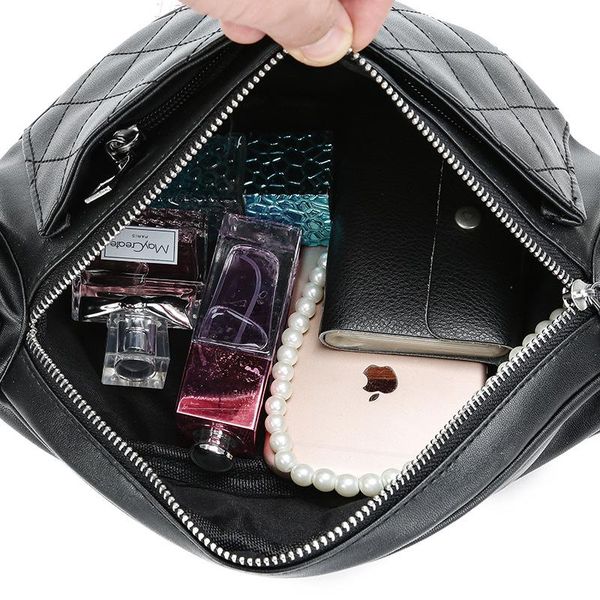 waist bags 2021 sport casual outdoor pu leather bag ling ge jiaozi shape male and female
waist bags 2021 sport casual outdoor pu leather bag ling ge jiaozi shape male and female