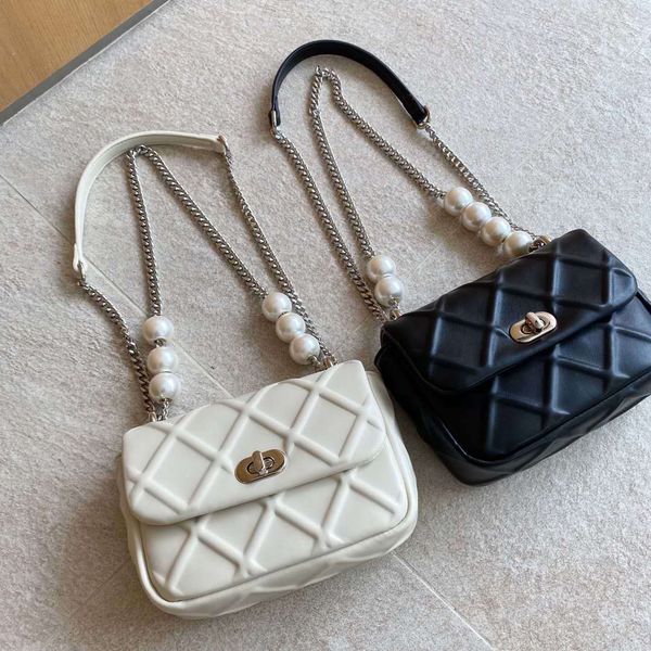 women lattice pattern shoulder pearl handle solid pu chain messenger crossbody handbag youth ladies simple versatile bag c0508
women lattice pattern shoulder pearl handle solid pu chain messenger crossbody handbag youth ladies simple versatile bag c0508
