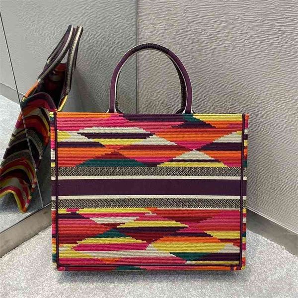 women luxurys designers bags 2021 embroidery is very exquisite, fashionable and exquisite designer handbag handbags totes crossbody bag
women luxurys designers bags 2021 embroidery is very exquisite, fashionable and exquisite designer handbag handbags totes crossbody bag