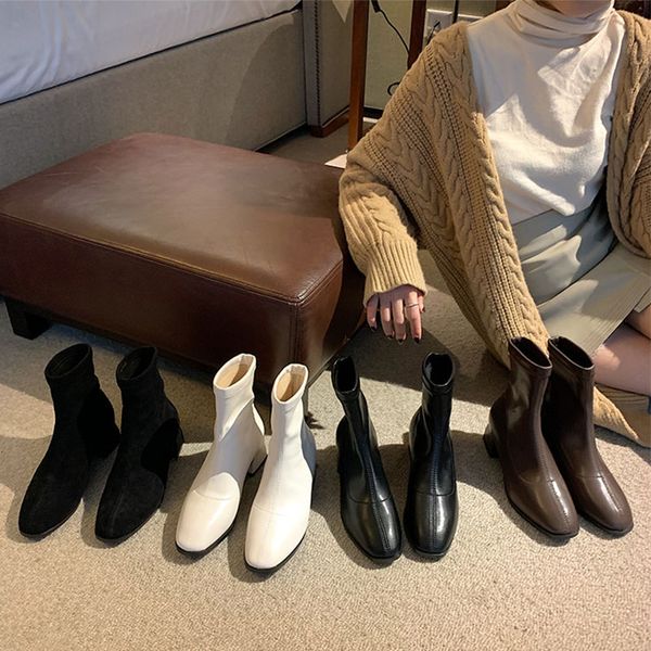 british fashion square head short women's martin boots in autumn and winter of 2021, Black
british fashion square head short women's martin boots in autumn and winter of 2021, Black