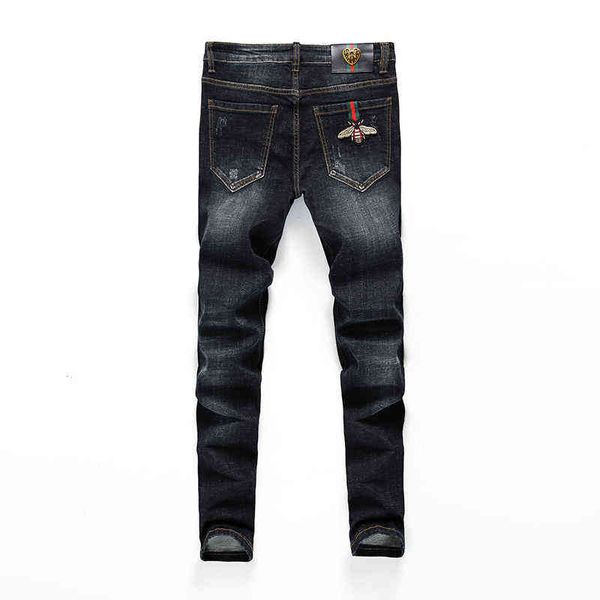 high-end men's denim jeans feet pants slim fit autumn casual stretch all-match embroidery little bee teenagers pencil pants 211120, Blue
high-end men's denim jeans feet pants slim fit autumn casual stretch all-match embroidery little bee teenagers pencil pants 211120, Blue