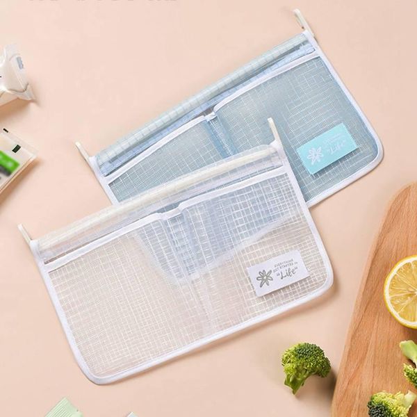 storage bags hanging design breathable refrigerator bag double compartment kitchen vegetable fruit classification
storage bags hanging design breathable refrigerator bag double compartment kitchen vegetable fruit classification
