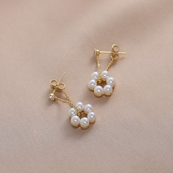 2021 fashion slim flower earrings trace pearl women's korean temperament net red long women, Silver
2021 fashion slim flower earrings trace pearl women's korean temperament net red long women, Silver
