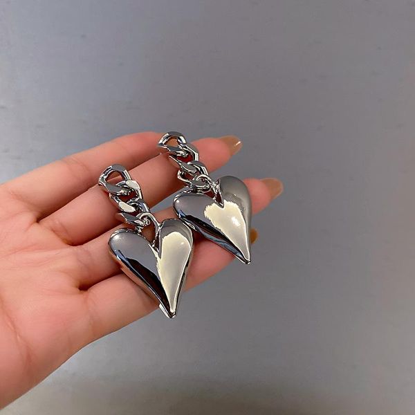 dangle & chandelier exaggerated smooth peach heart shape chain earrings elegant silver color ear studs simple earring for women 2021
dangle & chandelier exaggerated smooth peach heart shape chain earrings elegant silver color ear studs simple earring for women 2021