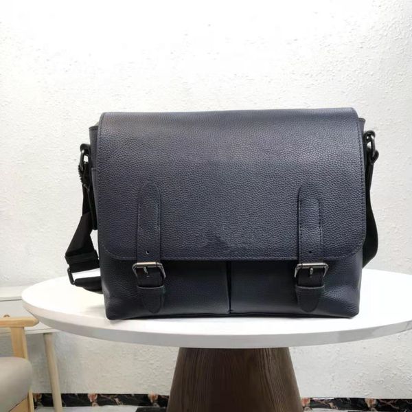 leather 2021 men's diagonal msenger bag
leather 2021 men's diagonal msenger bag