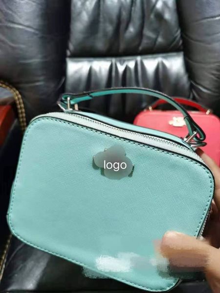 70% off design hand 2021 kongjia laohua camera letter printed shoulder women's oblique bag koujia small square bag t6ck mzs1, Red;black
70% off design hand 2021 kongjia laohua camera letter printed shoulder women's oblique bag koujia small square bag t6ck mzs1, Red;black