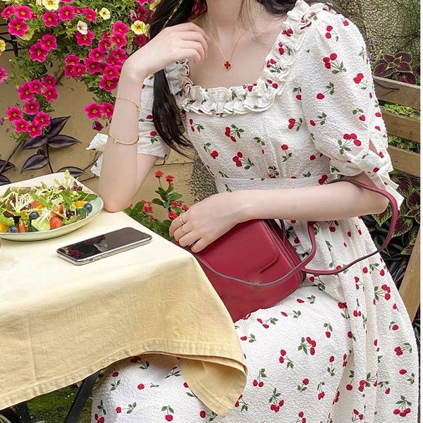 vintage elegant dress women square collar floral one piece skirt korean bow design casual party dresses midi apparel females 2021 summer, White;black
vintage elegant dress women square collar floral one piece skirt korean bow design casual party dresses midi apparel females 2021 summer, White;black