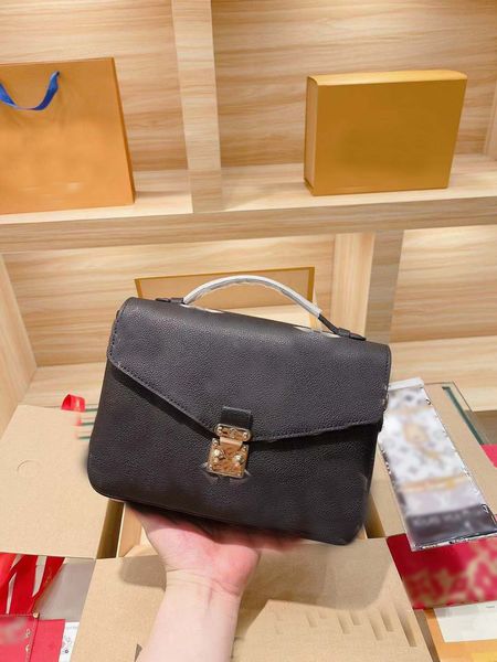 brand designer classic leather shoulder bag ladies temperament fashion luxury ribbon portable
brand designer classic leather shoulder bag ladies temperament fashion luxury ribbon portable