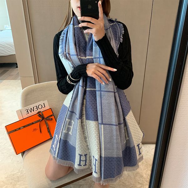 2021 new spring and autumn warm imitation cashmere neck women's medium length air conditioning shawl letter tassel scarf, Blue;gray
2021 new spring and autumn warm imitation cashmere neck women's medium length air conditioning shawl letter tassel scarf, Blue;gray