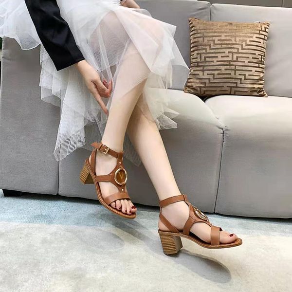 women genuine leather metal decoration sandals t-strap sandal spring summer high heels shoes ladies party shoes black brown with box
women genuine leather metal decoration sandals t-strap sandal spring summer high heels shoes ladies party shoes black brown with box