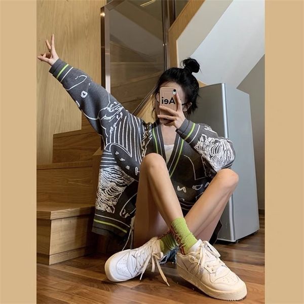 2021 new knitted cardigan v-neck single breasted loose autumn and winter sweater coat women's fashion trend, White;black
2021 new knitted cardigan v-neck single breasted loose autumn and winter sweater coat women's fashion trend, White;black