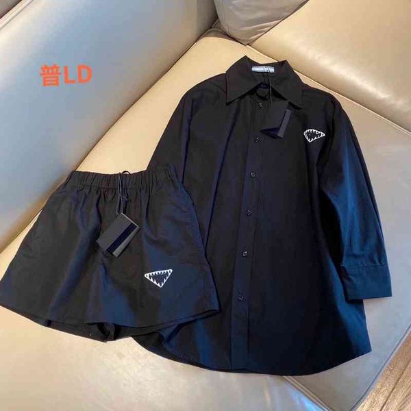 summer product p family triangle letter print lapel 7 6 sleeve shirt + casual shorts fashion suit for women, White
summer product p family triangle letter print lapel 7 6 sleeve shirt + casual shorts fashion suit for women, White