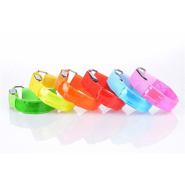 usb rechargeable color reflective lattice flash wrist prop led luminous arm band
usb rechargeable color reflective lattice flash wrist prop led luminous arm band