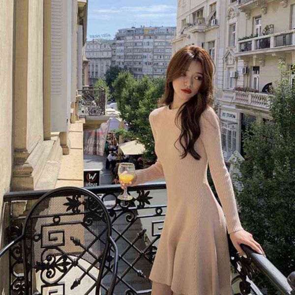 casual dresses french small black long sleeved in autumn and winter, Black;gray 
casual dresses french small black long sleeved in autumn and winter, Black;gray