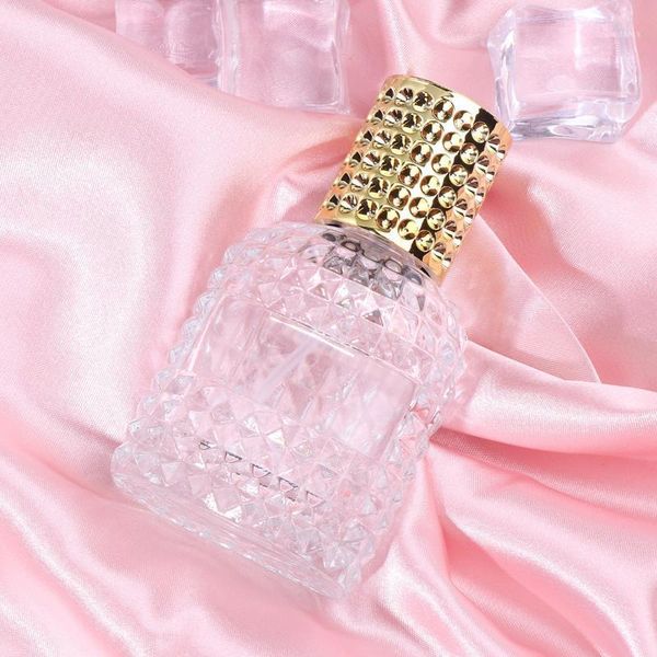 storage bottles & jars 4pcs 30ml perfume galss refillable empty containers subpacking spray for (golden lid)
storage bottles & jars 4pcs 30ml perfume galss refillable empty containers subpacking spray for (golden lid)