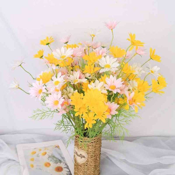 single daisy 5 chamomile dutch chrysanthemum living room table decoration artificial pgraphy props simulation flower
single daisy 5 chamomile dutch chrysanthemum living room table decoration artificial pgraphy props simulation flower