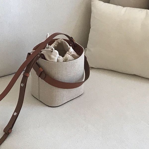 popular bucket color new bag south messenger and ins leather canvas hit dongdaemun small shoulder korea's female mmdll
popular bucket color new bag south messenger and ins leather canvas hit dongdaemun small shoulder korea's female mmdll