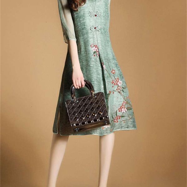 dresses spring chinese casual style mid sleeve v-neck printed silk dress loose a-line skirt, Black;gray
dresses spring chinese casual style mid sleeve v-neck printed silk dress loose a-line skirt, Black;gray