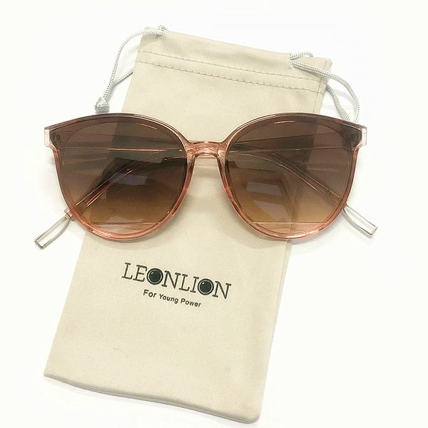 2021 fashion new sunglasses women vintage luxury brand glasses mirror classic vintage oculos de sol feminino uv400, White;black
2021 fashion new sunglasses women vintage luxury brand glasses mirror classic vintage oculos de sol feminino uv400, White;black